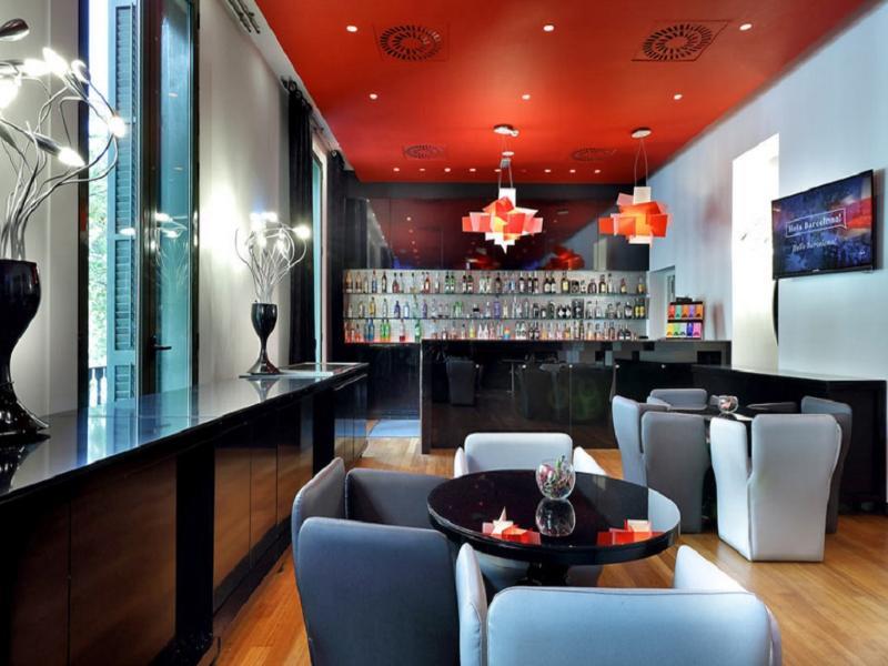 Hotel Bcn Design Barcelona Exterior foto The bar at the 1001 nights lounge